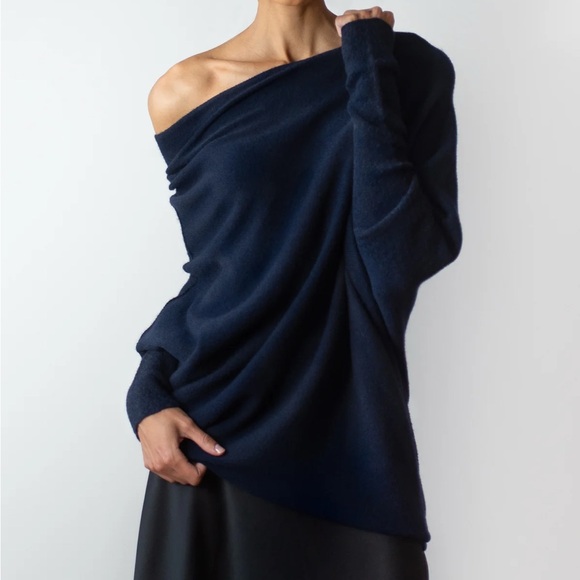 Jaki London Assymetrical Red Violet Seamless Knit Sweater - S/M - Made in Italy - Picture 5 of 8